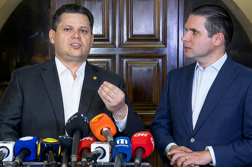 Presidente do Senado, Davi Alcolumbre, e presidente da Câmara, Hugo Motta, falaram à imprensa depois do resultado oficial da eleição
