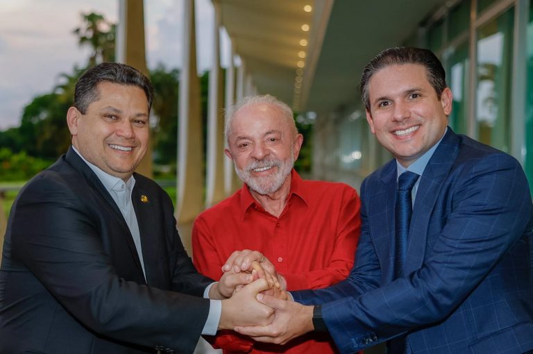 Alcolumbre e Motta visitam Lula no Palácio da Alvorada. Foto: Ricardo Stuckert/Divulgação