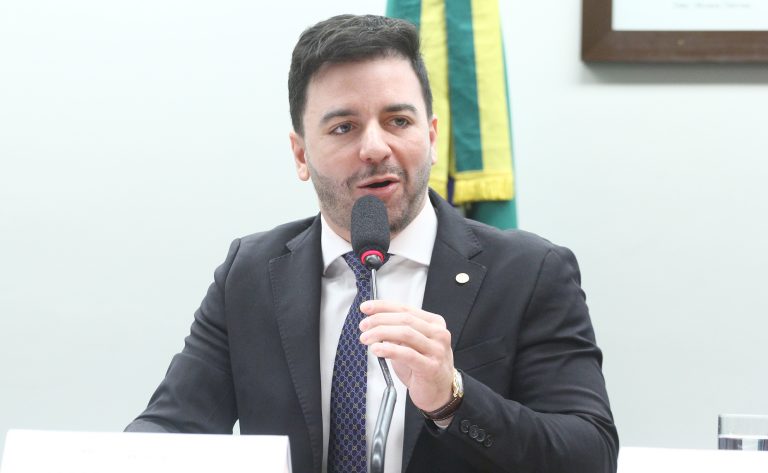 Célio Studart, autor da proposta. Foto: Vinicius Loures / Câmara dos Deputados